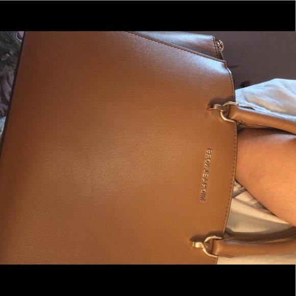 Michael Kors brown handbag - Picture 2 of 4